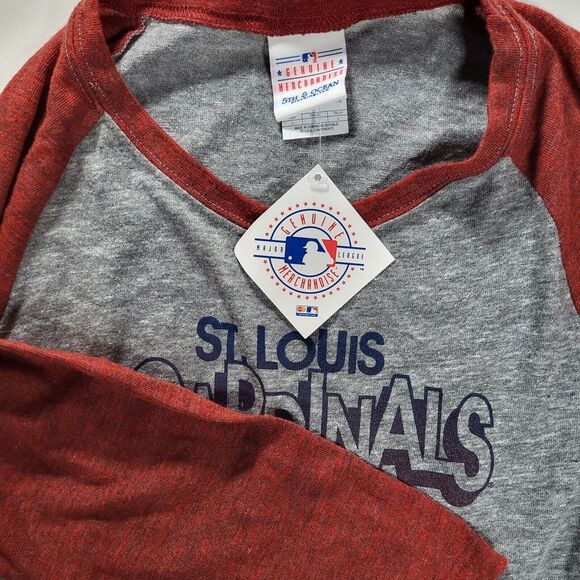 5th & Ocean Tops - St Louis Cardinals Women's Large 5th & Ocean Gray 3/4‎ Sleeve Shirt